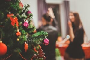 Ten Inexpensive Ways Employers Can Engage Their Employees This Christmas Season